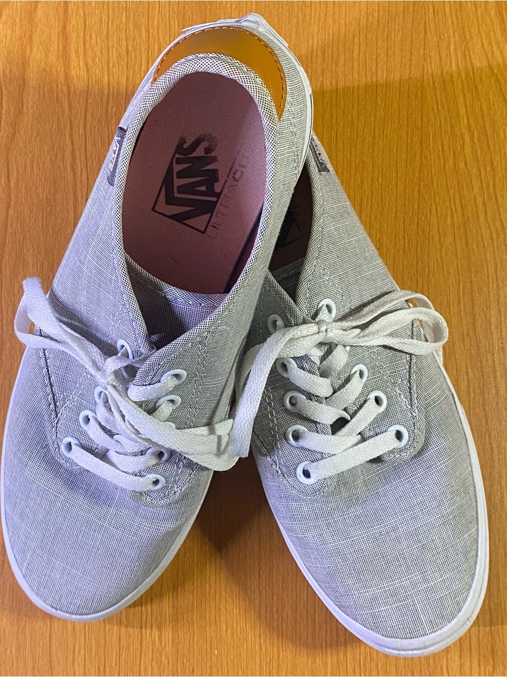 Vans Women's Light Gray Canvas Low-Top Sneakers Size 9